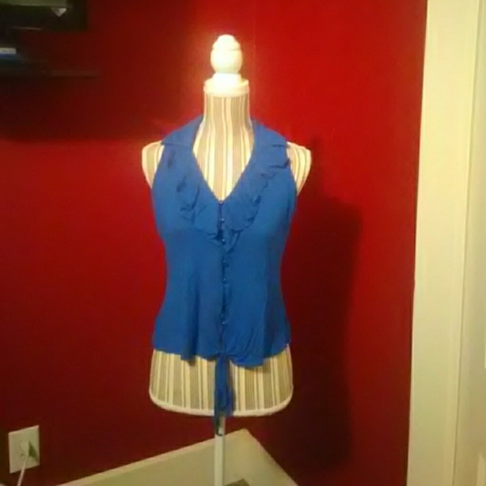 Blue sleeveless shirt